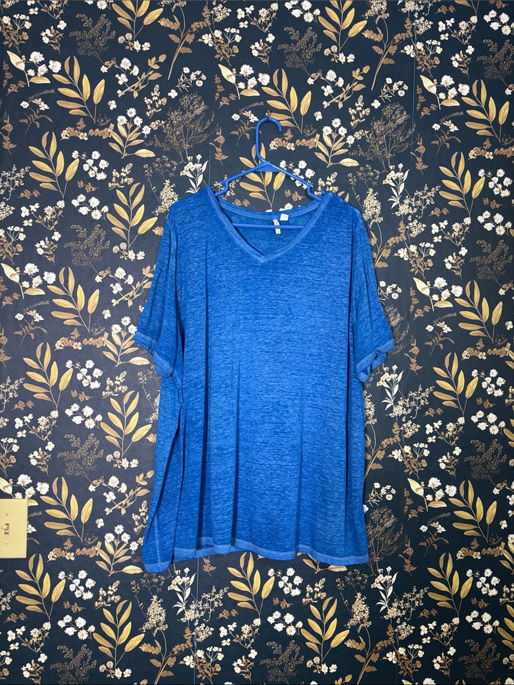 Cato Royal Blue Lightweight V-Neck Short Sleeve Top Size 26/28W